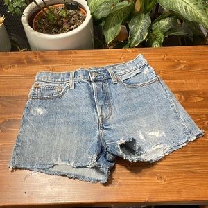 Levi’s wedgie short 27